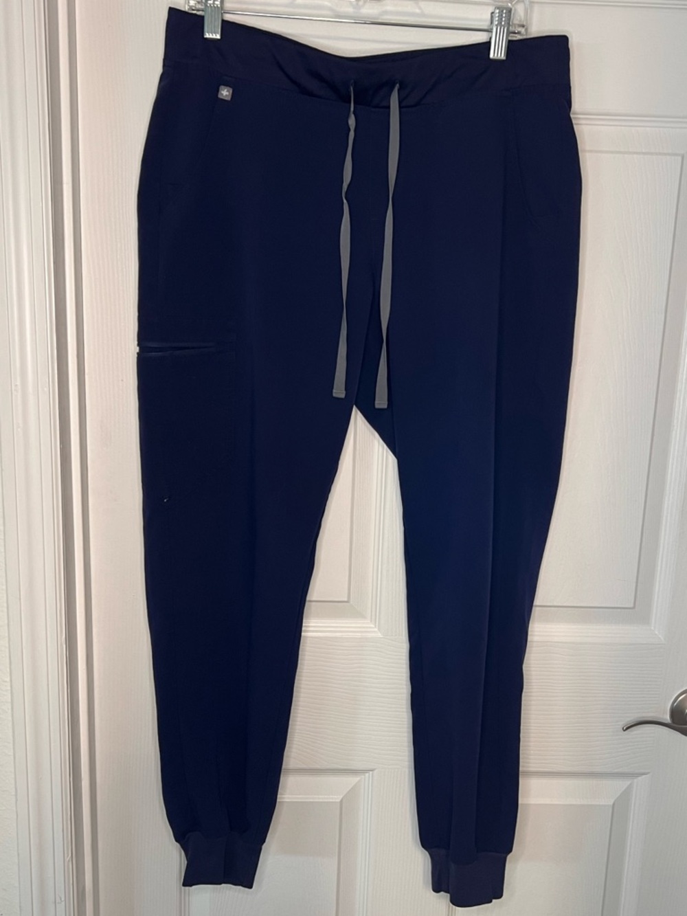 Figs Zamora Jogger Scrub Pant in Navy
